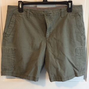 EUC Eddie Bauer Olive shorts